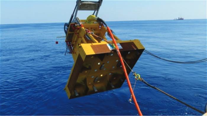 Submarine broadband cable