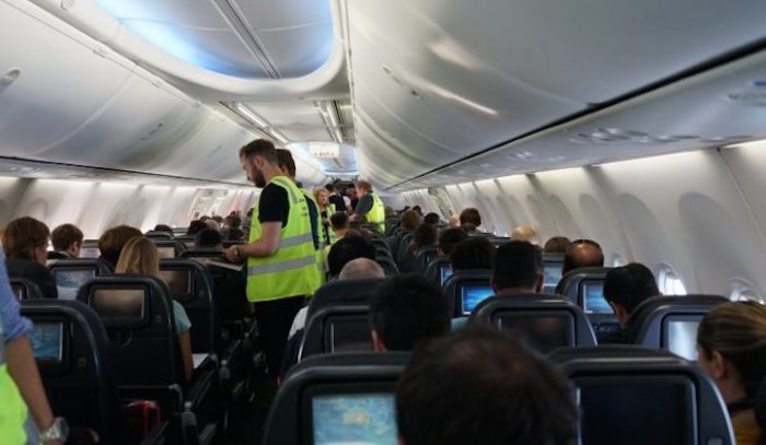 Qantas in-flight wi-fi internet broadband